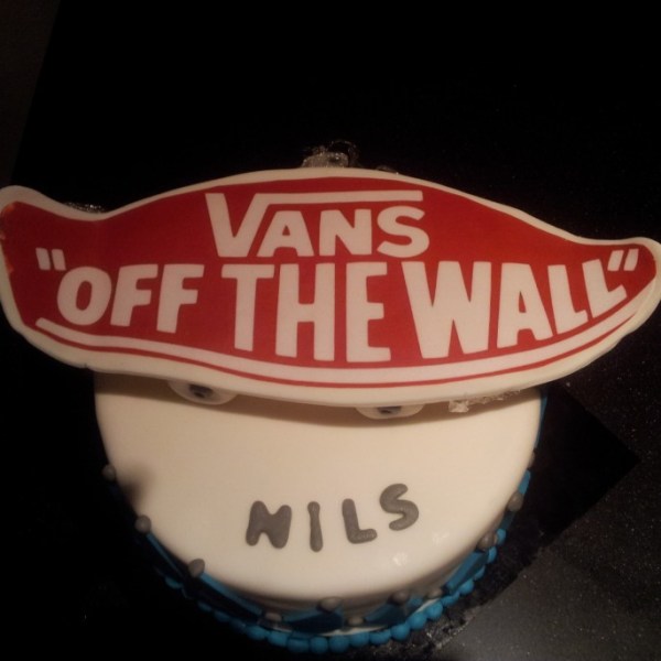 vans off the wall taart (foto van klant)
