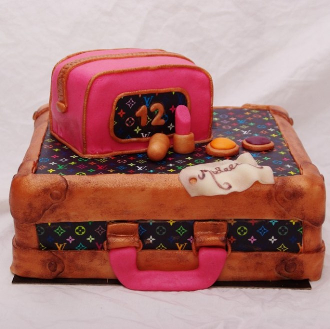 louis vuitton koffer taart (winst voor KIKA) louis vuitton koffer taart (winst voor KIKA)