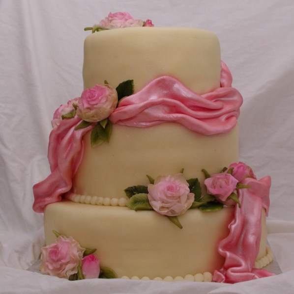 bruidstaart met "echte" rozen