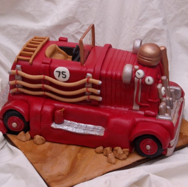 Ahrens Fox brandweerwagen taart Ahrens Fox brandweerwagen taart