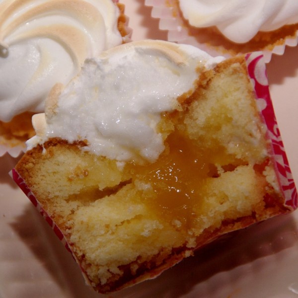 lemoncurd meringue cupcakes