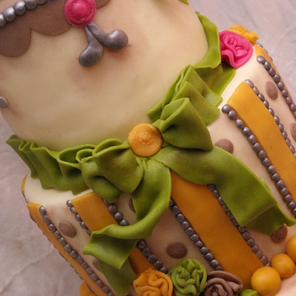 bruidstaart barok / gekleurd TAART & kUNST rotterdam