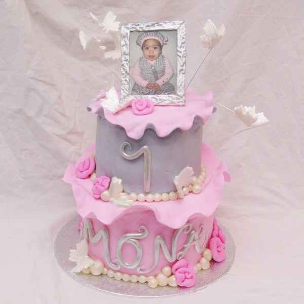roze/grijze taart met eetbaar fotolijstje roze/grijze taart met eetbaar fotolijstje