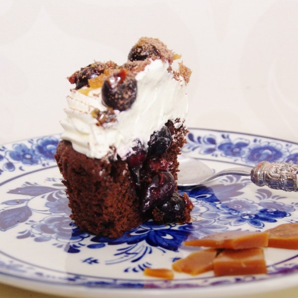 blueberry thrill cupcake