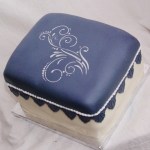 bruidstaart kadodozen met pioenroos van fondant