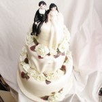 bruidstaart met gumpaste rozen