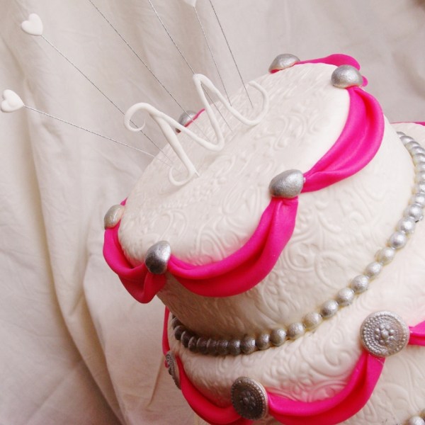 wit/roze/zilver bruidstaart in drie delen