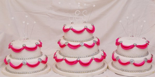 wit/roze/zilver bruidstaart in drie delen