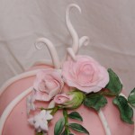 vogelkooi stapeltaart met gumpaste bloemwerk