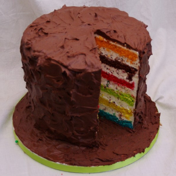 M&M's regenboogtaart met chocoladeganache