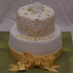 Mini bruidstaartje in wit en goud