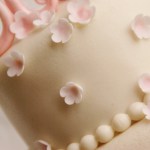 bruidstaart met fantasiebloesempjes