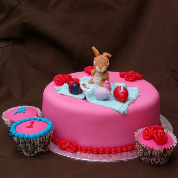 roze meisjestaart met knuffel bestellen rotterdam nesselande