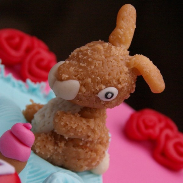 roze meisjestaart met knuffel bestellen rotterdam nesselande