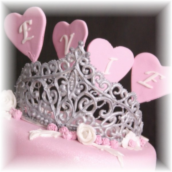 tiara van royal icing
