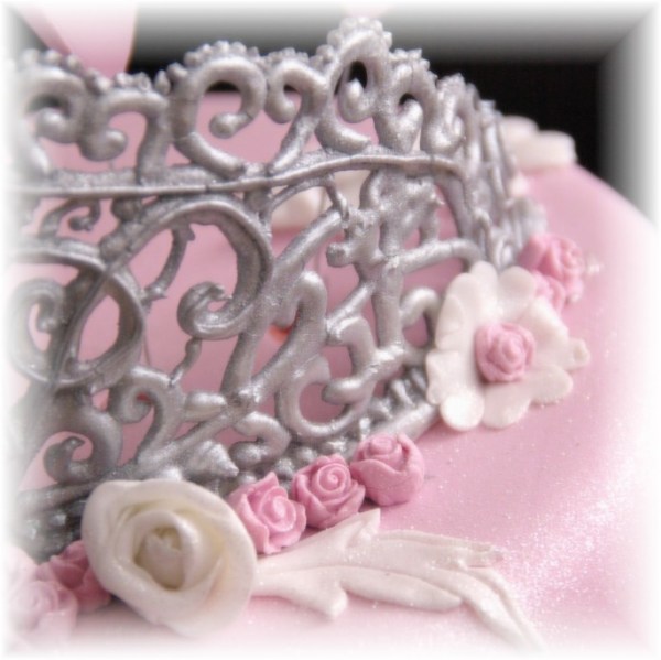 zilveren tiara gespoten met royal icing