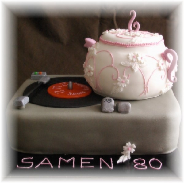 turntable with teapot cake