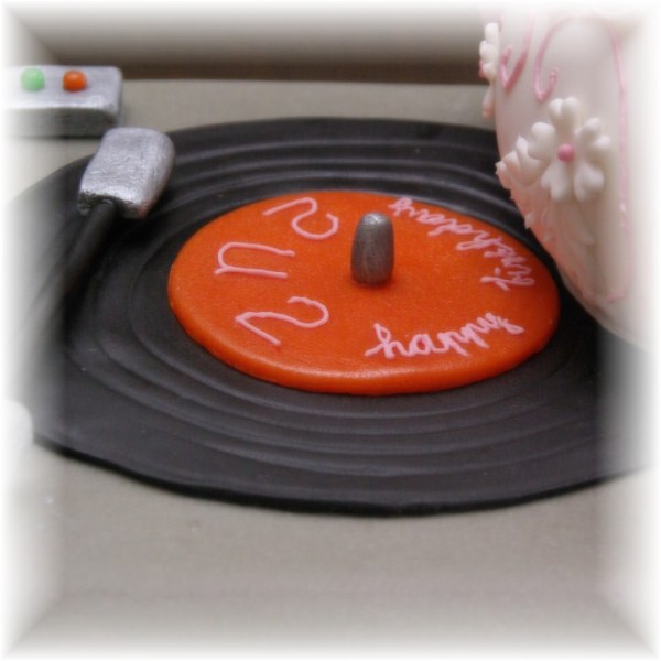 platenspeler stapeltaart met theepot taart