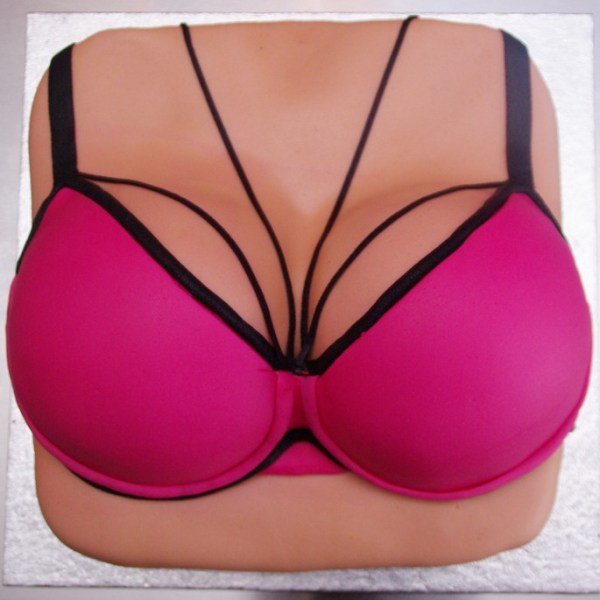 18+ borstentaart met Sapph (achtige) bh