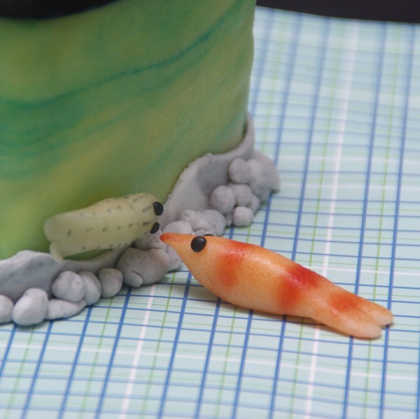 garnaal van marsepein aquarium taartje