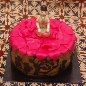 indonesisch boeddhataartje buddha taart