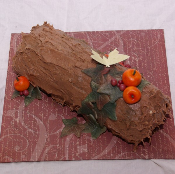 gevulde herfst bûche buusj eindejaarsactie taartenkunst bûche de noël yule log boomstam