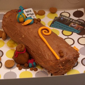 pietentaartje boomstam buche yule log