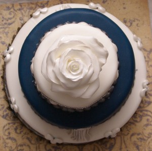 roos van fondant op bruidstaart bruidstaart met fondant roos