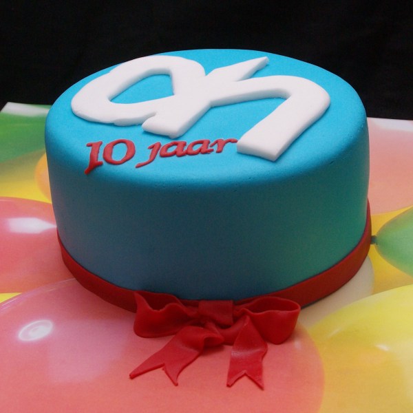 taartje tien jaar in dienst bij albert heijn met ah logo