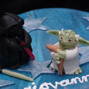 master yoda darth vader van marsepein en fondant op star wars lego taart