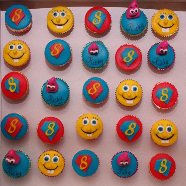 spongebob en superman cupcakes minicupcakes spongebob superman