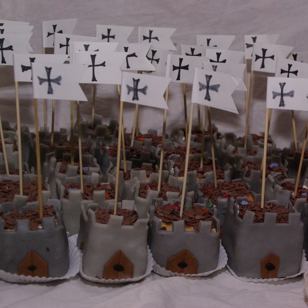 riddertaartjes traktatie kasteeltoren minitaartjes riddertaartjes traktatie kasteeltoren minitaartjes