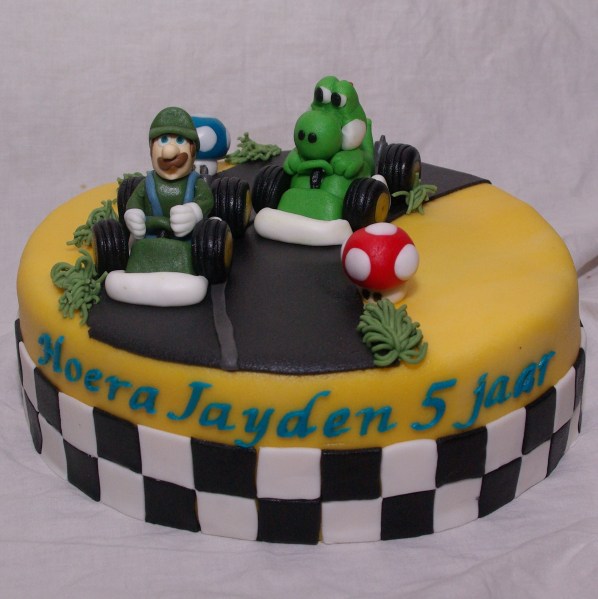 super mario kart taart met luigi en yoshi
