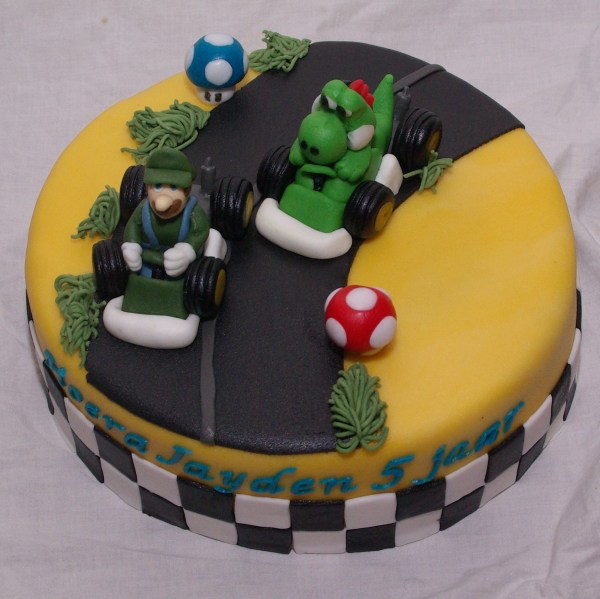 super mario kart taart met luigi en yoshi