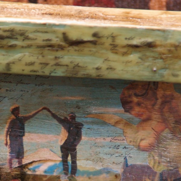 mixed media canvas met bijenwas, verf, inkt, wol, bloemen, foto's, transparency en meer