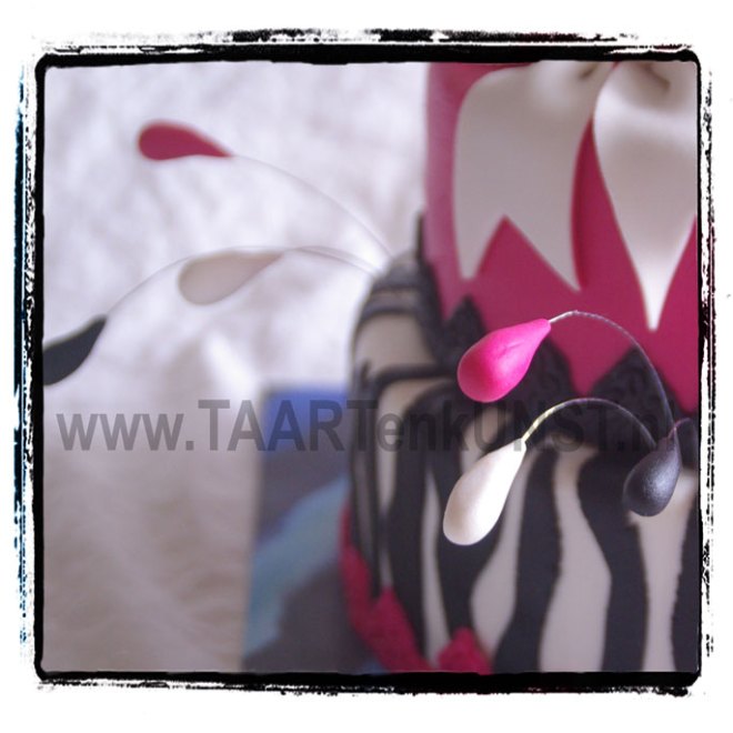 verjaardagstaart in roze en zebrastrepen birthday cake zebra pink