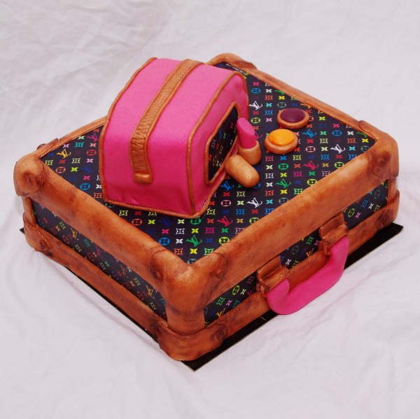 louis vuitton koffer taart voor het goede doel