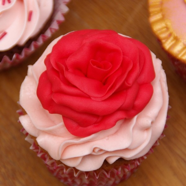 cupcake voor valentijn cupcakes workshop roos