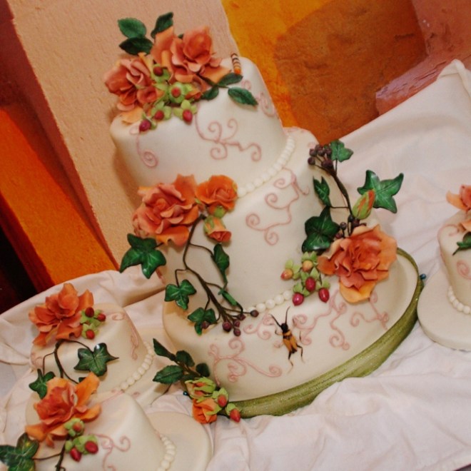 herfst bloemen / rozen bruidstaart herfst bloemen / rozen bruidstaart