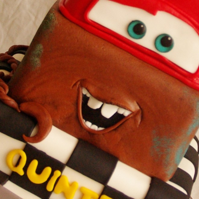 cars taart stapel bliksem takel