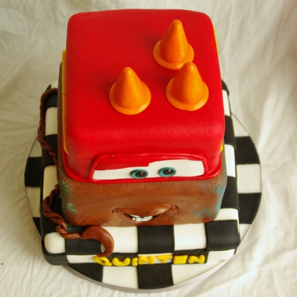 cars taart stapel bliksem takel