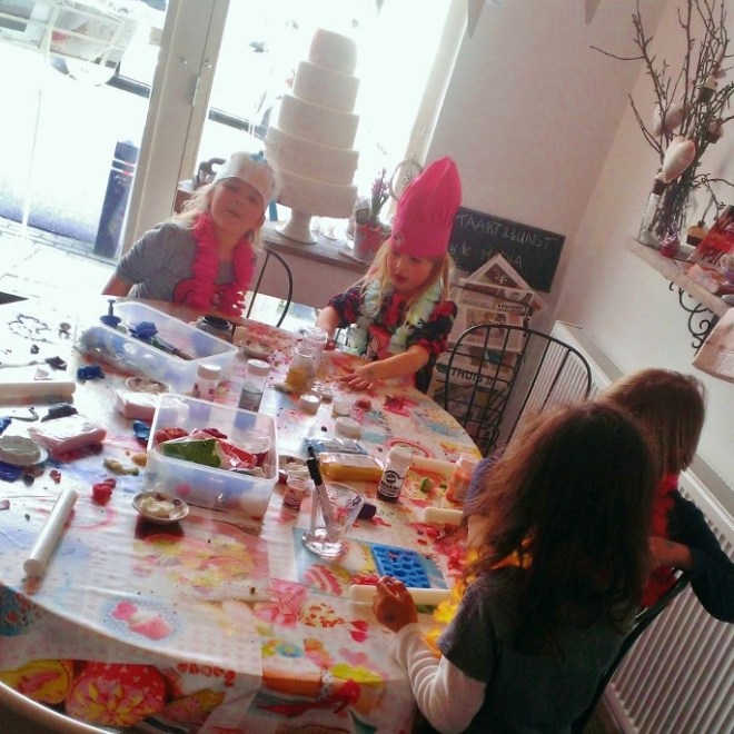 kinderfeestje workshop cupcakes taart en kunst zevenhuizen