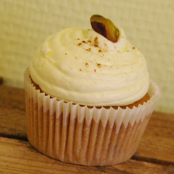 chai tea pistachio cupcake