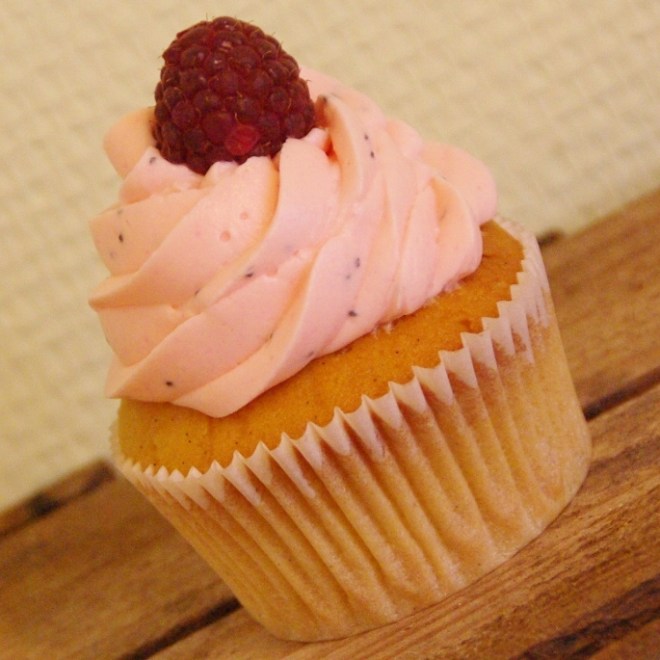 pink lemonade cupcake
