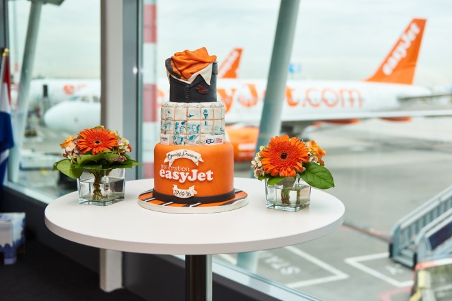 large-160919_schiphol_easyjetcrewroom_07_hr