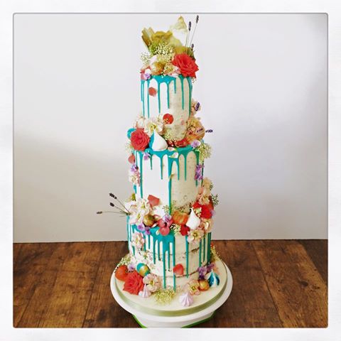 floral extravaganza weddingcake